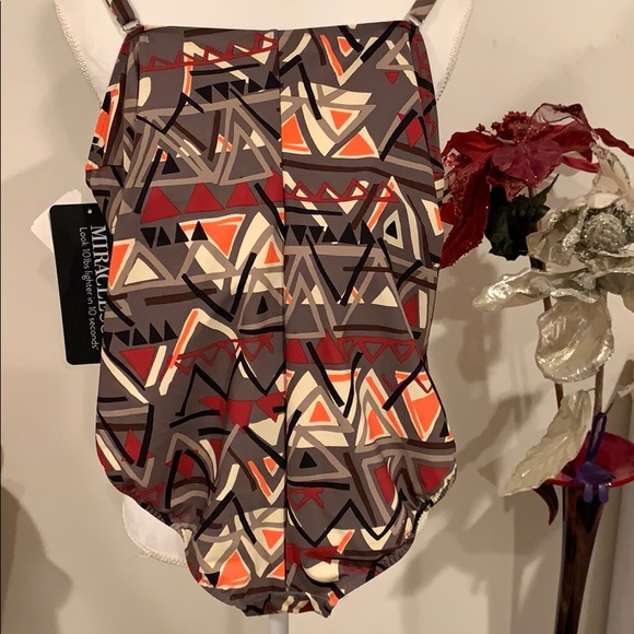 Miracle suit - Picture 2 of 4